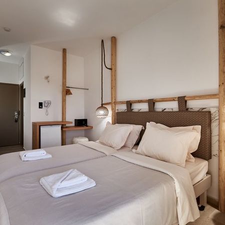 Asana Hotel 8