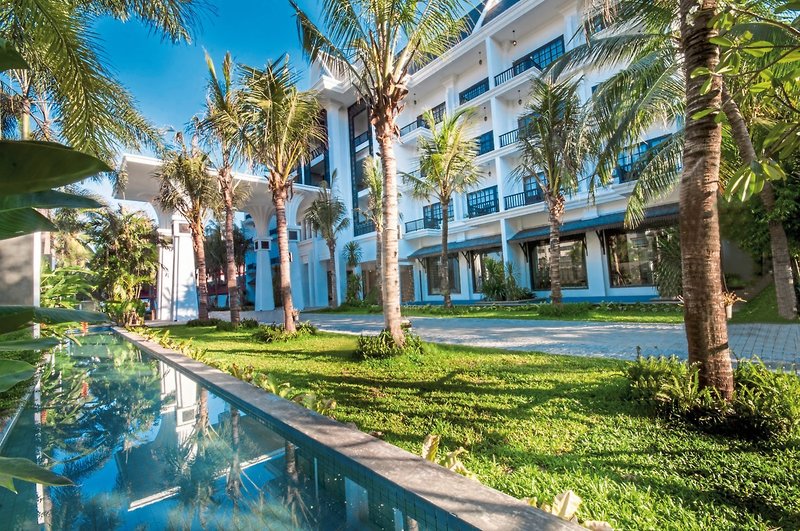 Lotus Blanc Resort 1