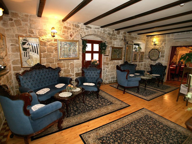 Heritage Hotel Pasike 10