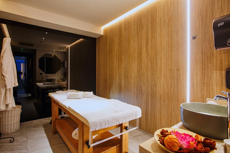 Palmera Beach Hotel & Spa 36