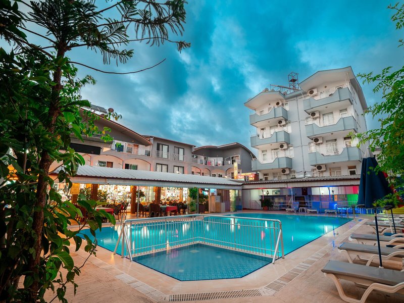 Orient Apartments 12