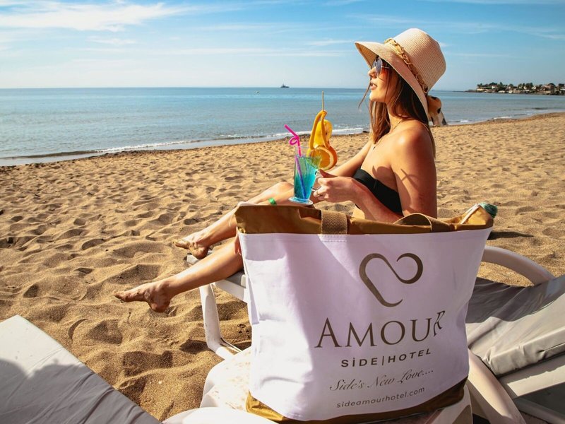 Side Amour 19