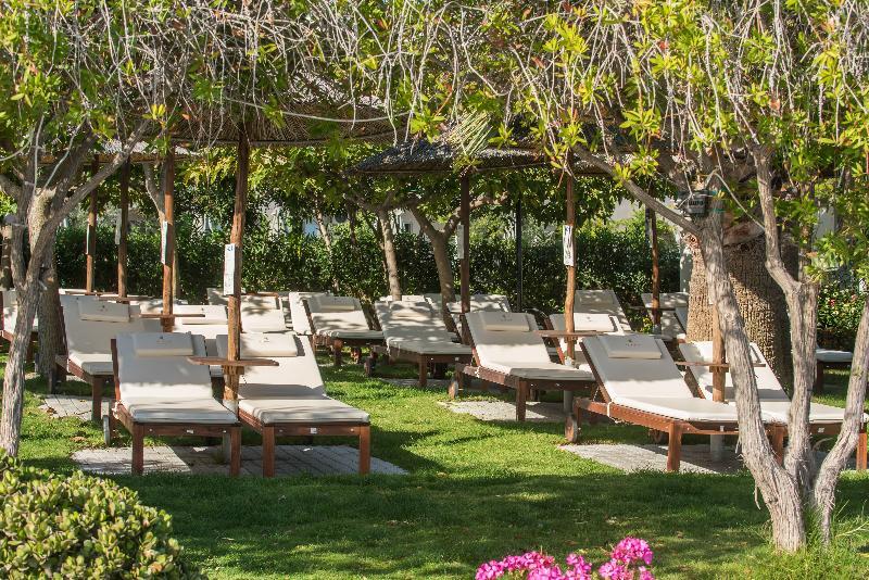 Corissia Beach Hotel 19