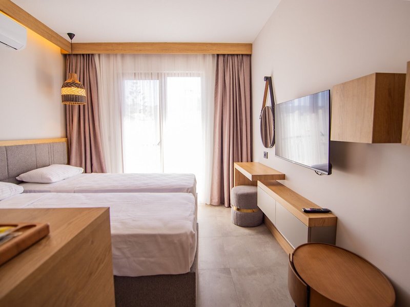 Asterina Hotel 33