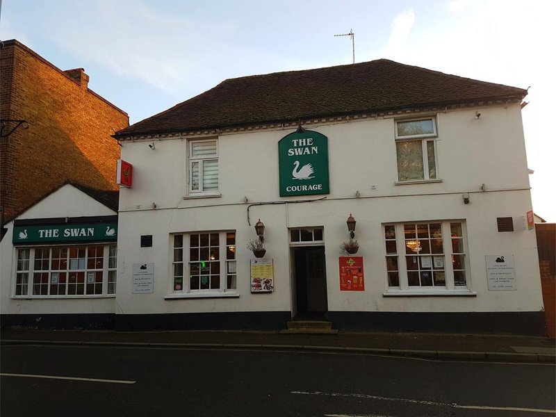 OYO Swan Inn