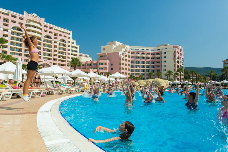 DIT Majestic Beach Resort 8