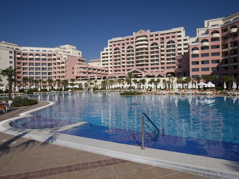 DIT Majestic Beach Resort 5