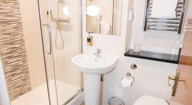 Best Western Kings Manor Hotel 2 - Bathroom Example
