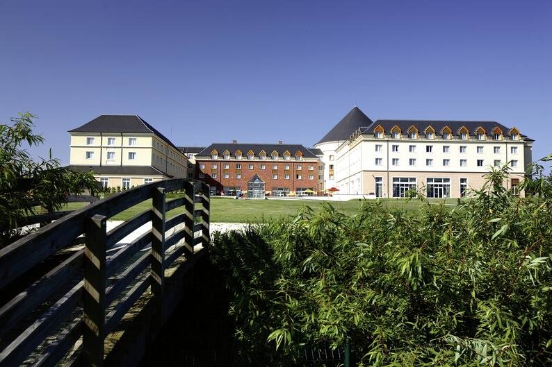 Vienna House Magic Circus Hotel at Disneyland Paris 22 - Exterior