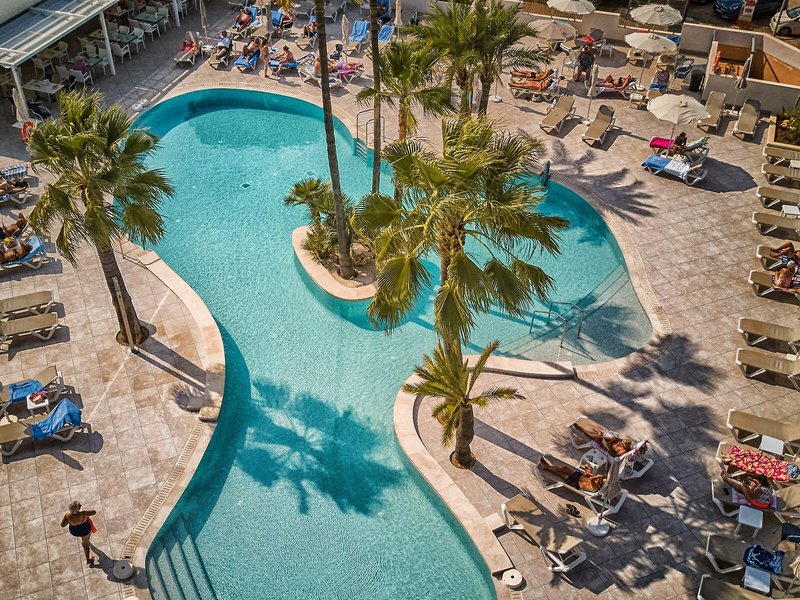 Hotel Cala Bona 8