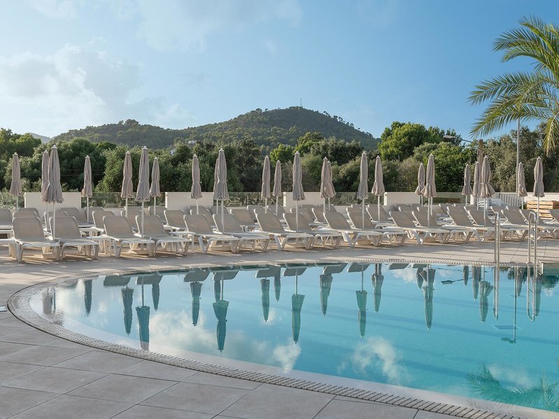 Hotel Cala Bona 9