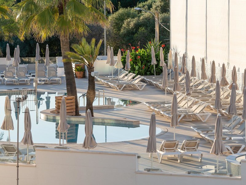 Hotel Cala Bona 13