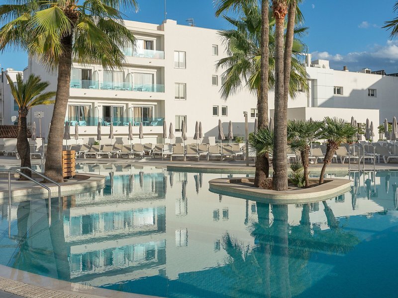 Hotel Cala Bona 14