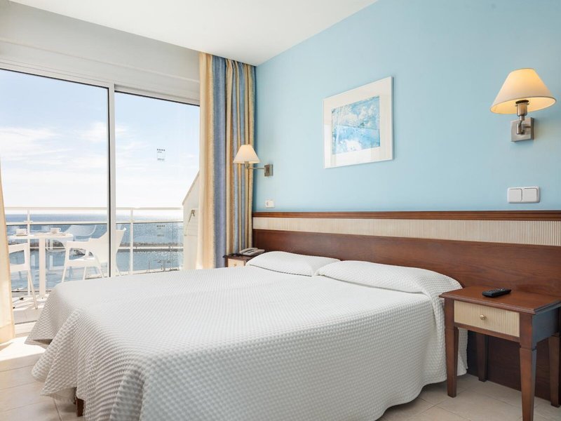 Hotel Cala Bona 36