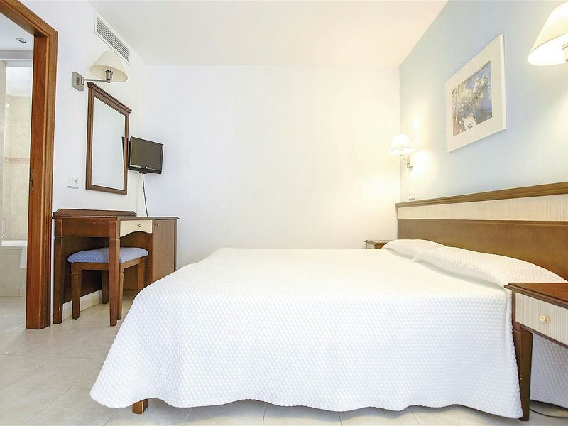 Hotel Cala Bona 40