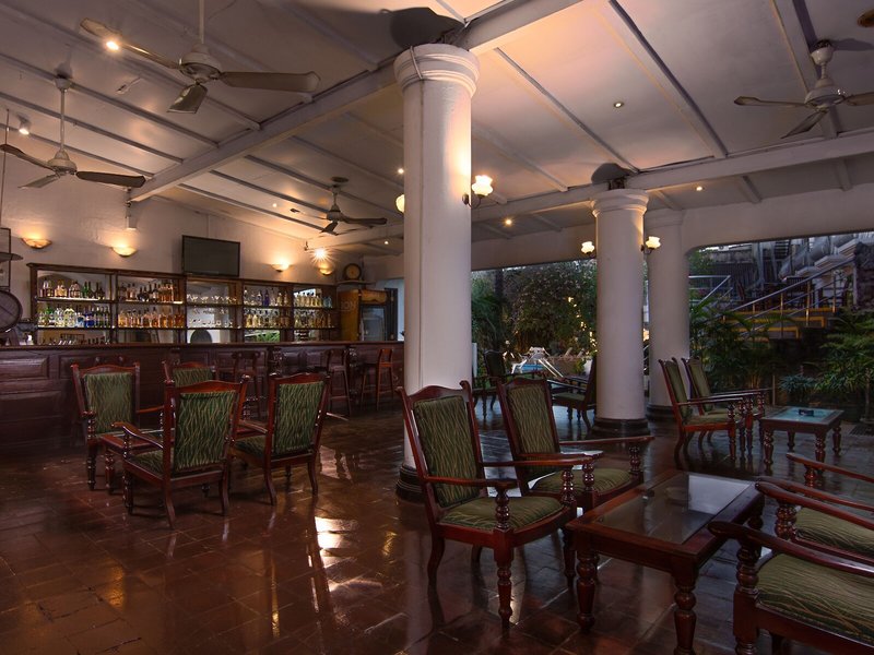 Queen’s Hotel 12