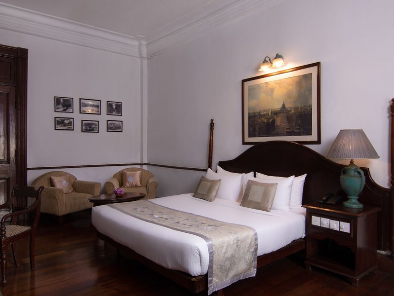Queen’s Hotel 19