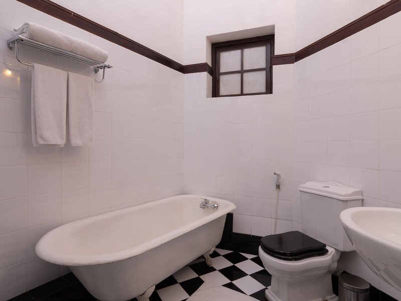 Queen’s Hotel 26