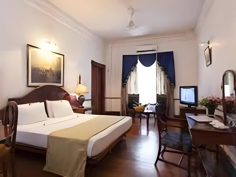 Queen’s Hotel 28