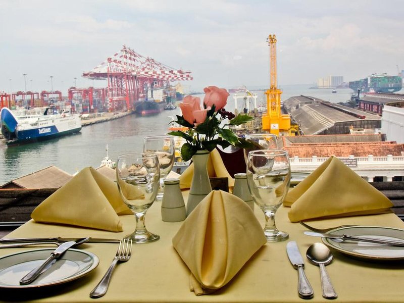 Grand Oriental Hotel 7