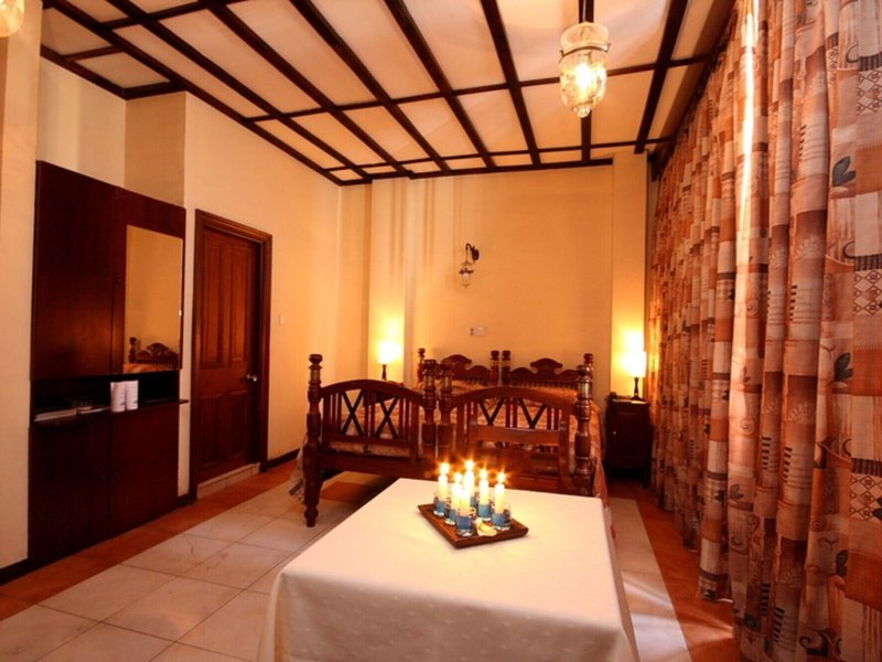 Grand Oriental Hotel 9