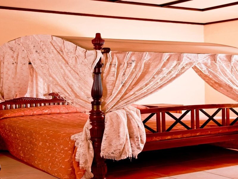 Grand Oriental Hotel 12