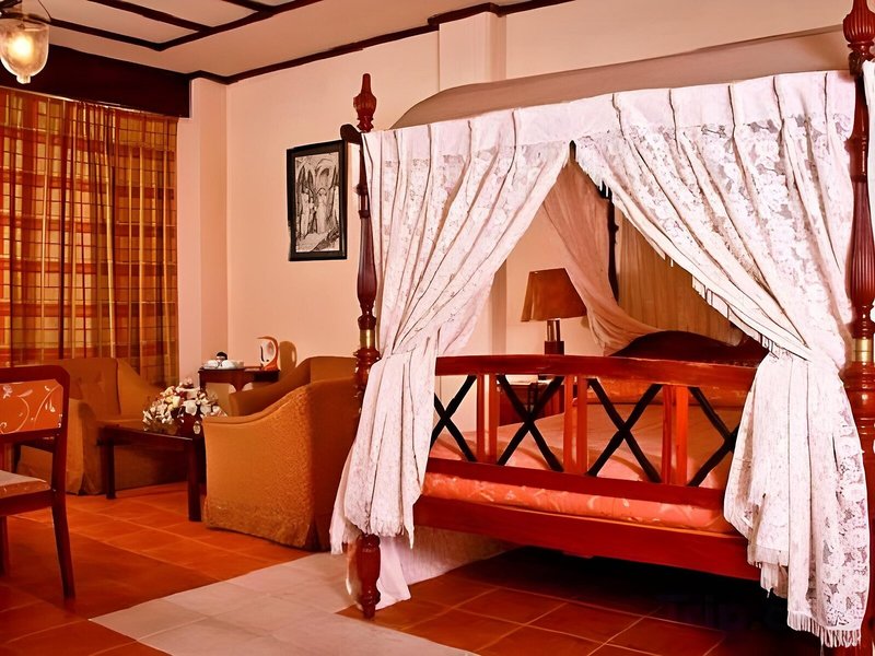 Grand Oriental Hotel 15