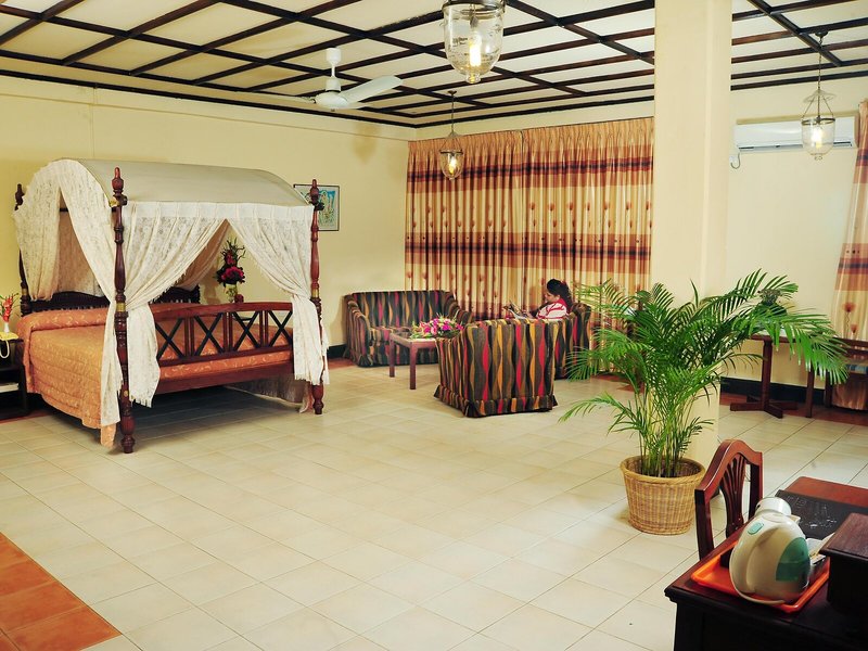 Grand Oriental Hotel 21