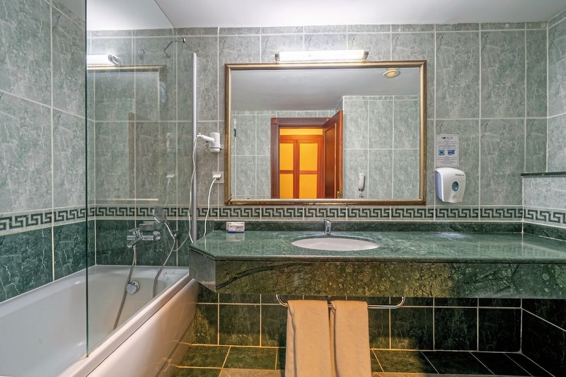 Bodrum Holiday Resort & Spa 12