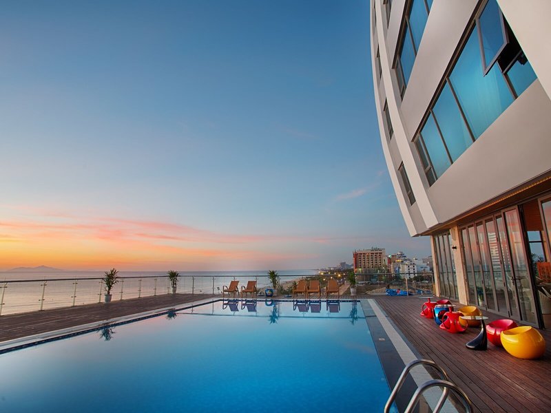 SERENE Beach Hotel by Maison des Fleurs Hospitality 9