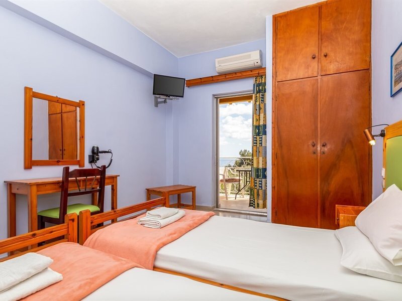 Alexandros Studios And Apartments 4