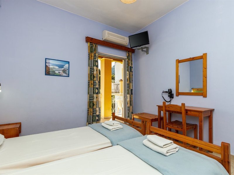 Alexandros Studios And Apartments 6