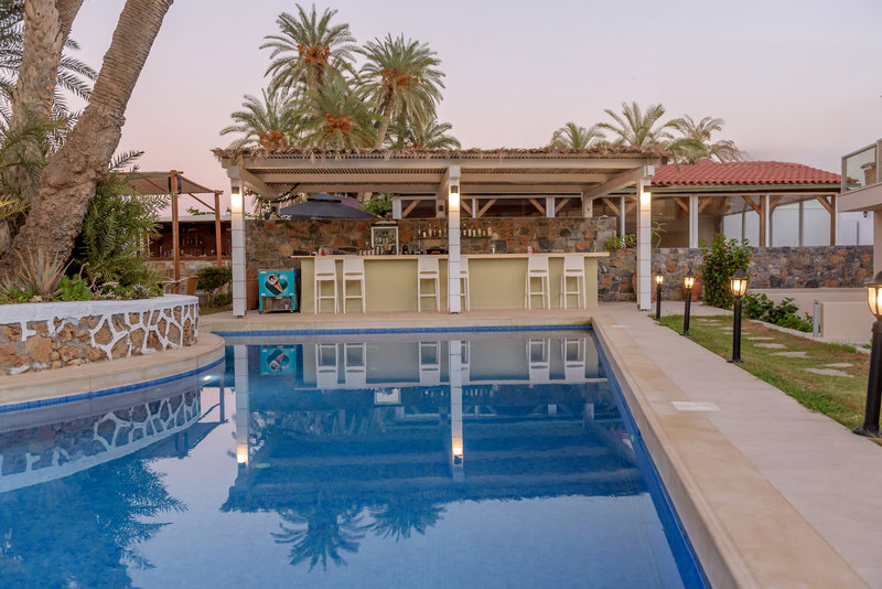 Zeus Hotels Palm Beach 7