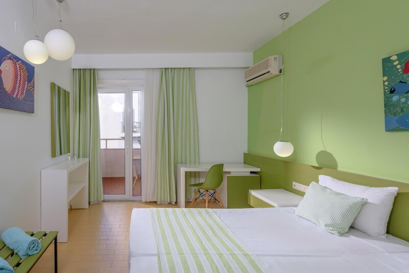 Zeus Hotels Palm Beach 19