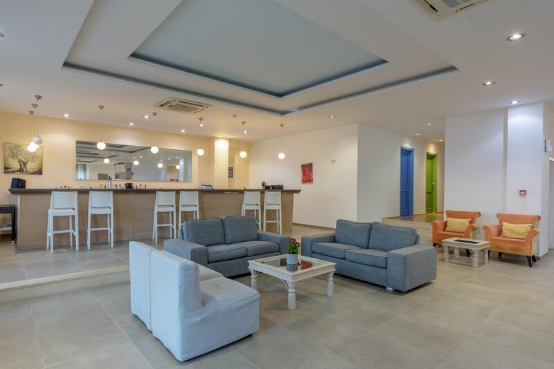 Zeus Hotels Palm Beach 22