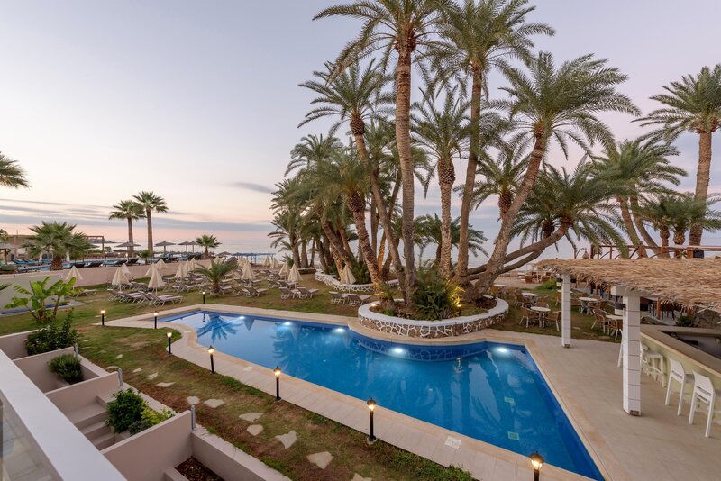Zeus Hotels Palm Beach 34