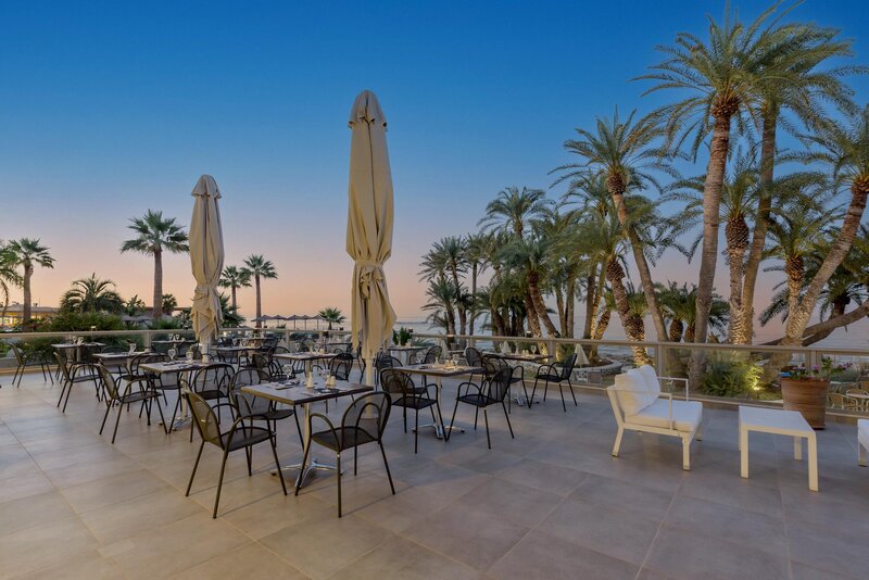 Zeus Hotels Palm Beach 38
