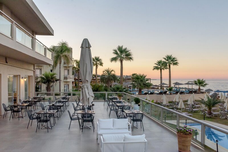 Zeus Hotels Palm Beach 39