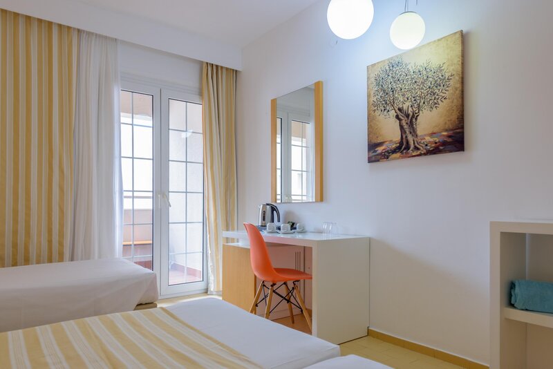 Zeus Hotels Palm Beach 59