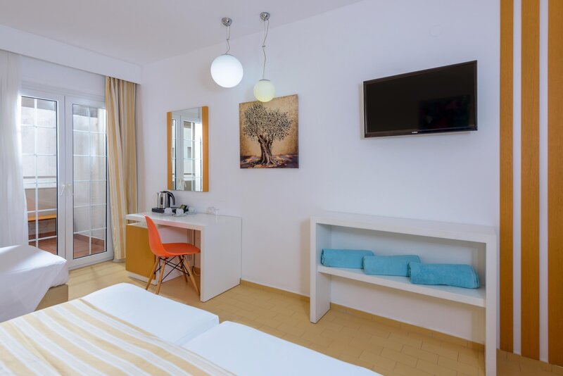 Zeus Hotels Palm Beach 62