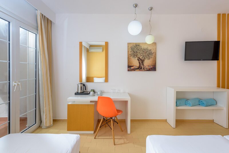 Zeus Hotels Palm Beach 63
