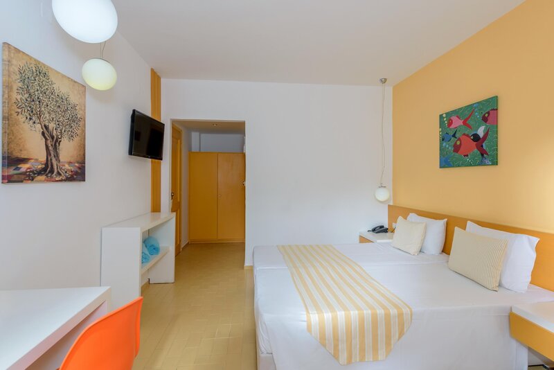 Zeus Hotels Palm Beach 66