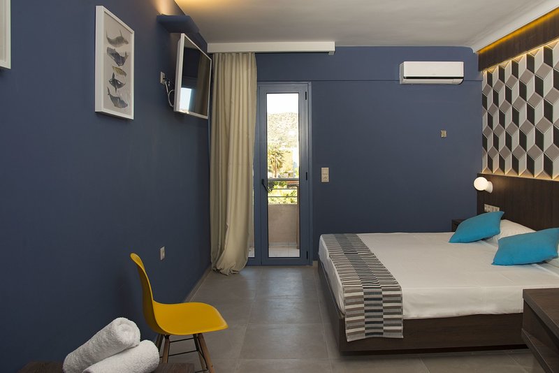 Compass Stalis Beach 8