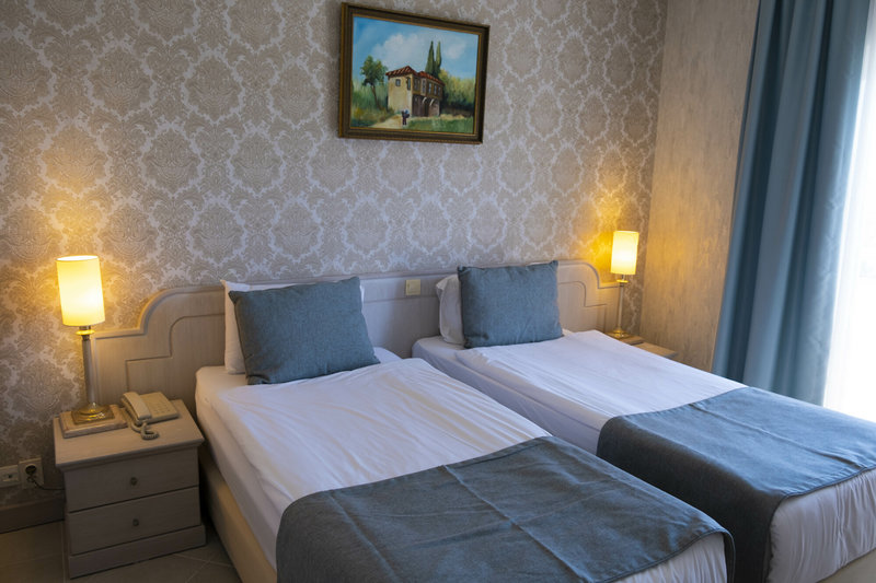 X Life Hotel 4