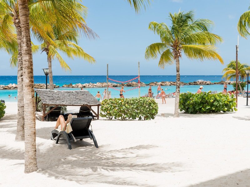 LionsDive Beach Resort 2