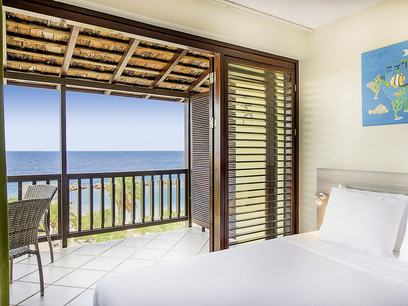LionsDive Beach Resort 10