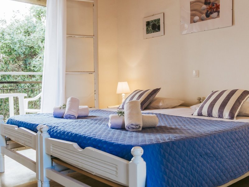 Sunflower Apartments & Studios 8