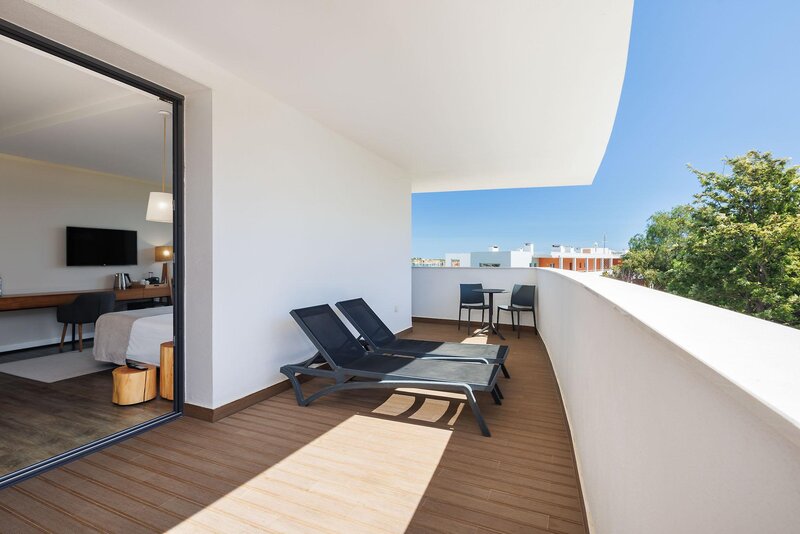 Jupiter Marina Hotel 56