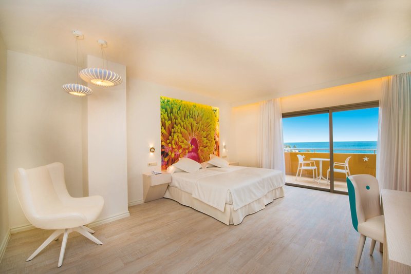 Iberostar Waves Gaviotas Park 23