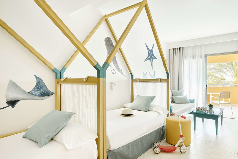 Iberostar Waves Gaviotas Park 17